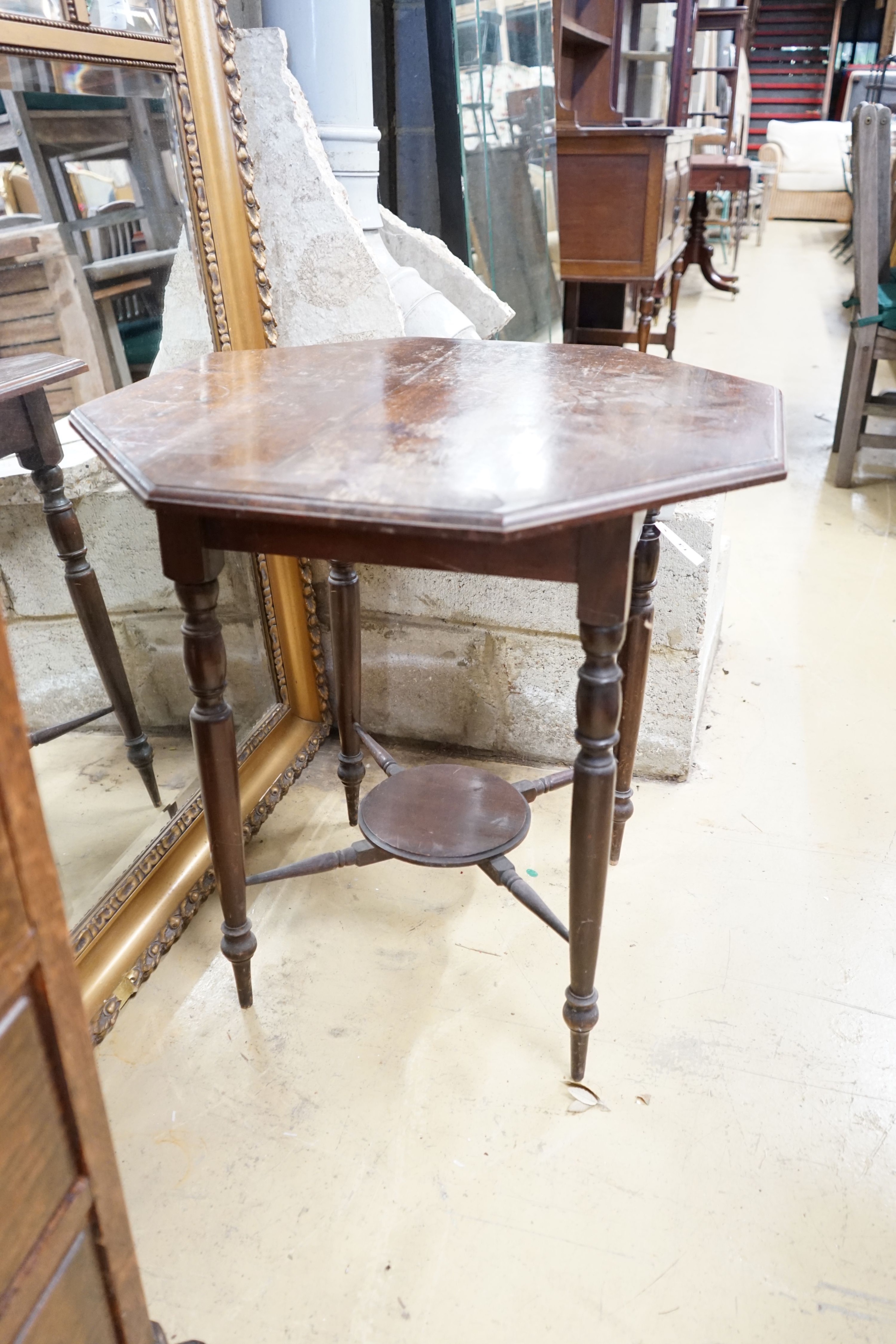 An Edwardian octagonal occasional table, width 68cm, height 69cm